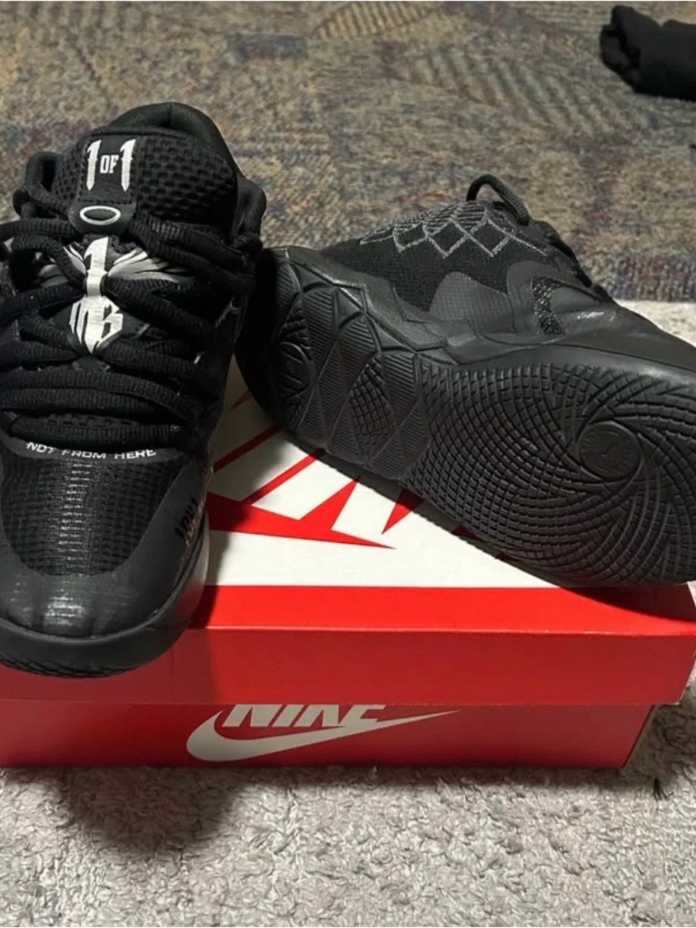 Nike Black Low-Top Athletic Sneakers with Subtle Gray Accents